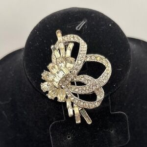 VTG Marquis & Baquette Rhinestone Floral Bouquet Brooch Silver Costume Jewelry